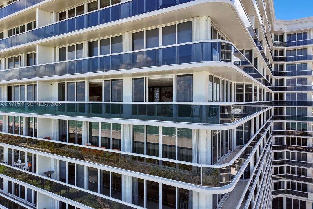 En Venta: $4,500,000 (3 camas, 3 baños, 2750 Pies cuadrados)