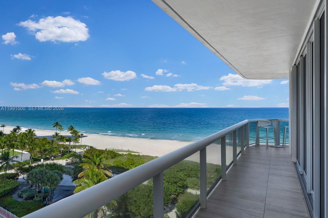 En Venta: $4,500,000 (3 camas, 3 baños, 2750 Pies cuadrados)