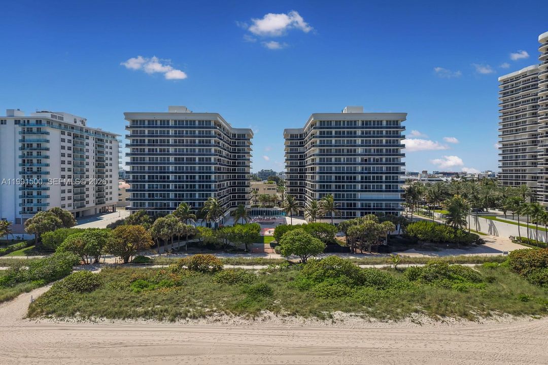 En Venta: $4,500,000 (3 camas, 3 baños, 2750 Pies cuadrados)