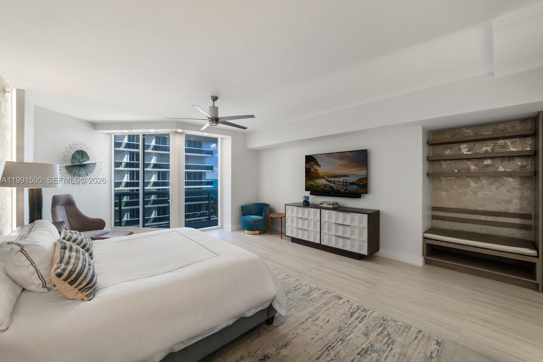 En Venta: $4,500,000 (3 camas, 3 baños, 2750 Pies cuadrados)