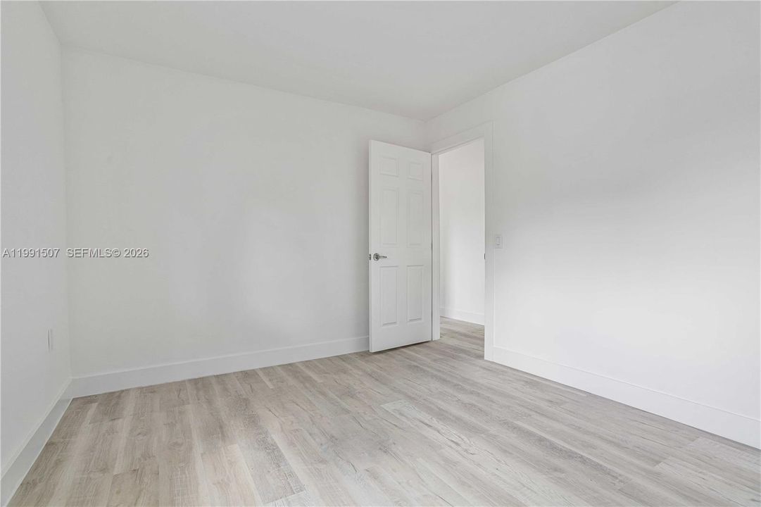 На продажу: $665,000 (4 спален, 2 ванн, 2003 Квадратных фут)