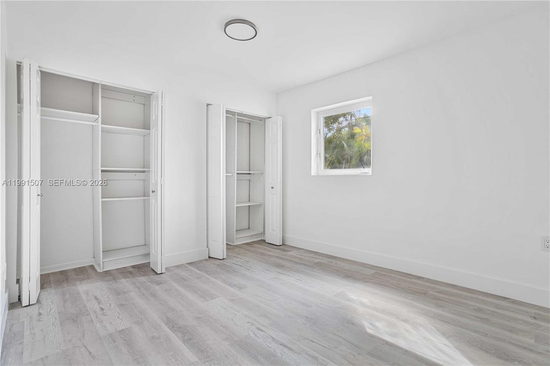На продажу: $665,000 (4 спален, 2 ванн, 2003 Квадратных фут)