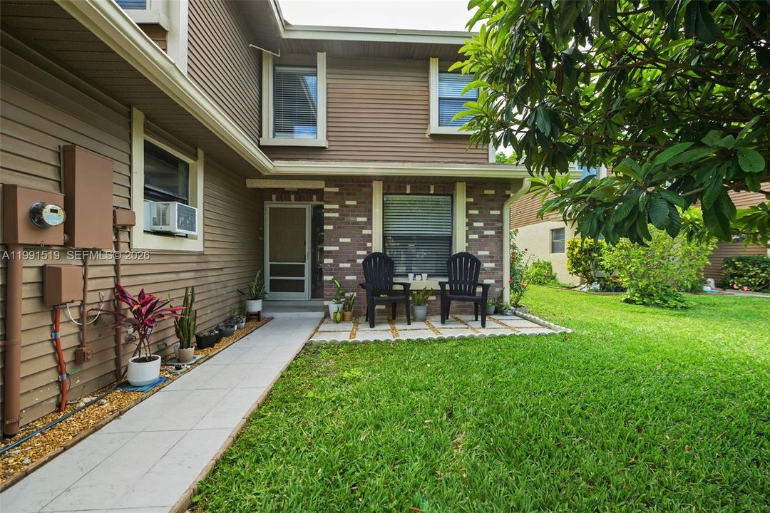 For Sale: $485,000 (3 beds, 2 baths, 1989 Square Feet)