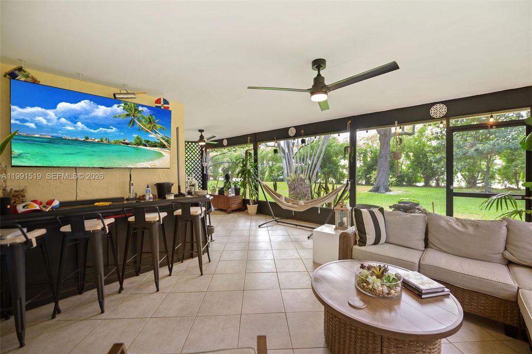 For Sale: $485,000 (3 beds, 2 baths, 1989 Square Feet)