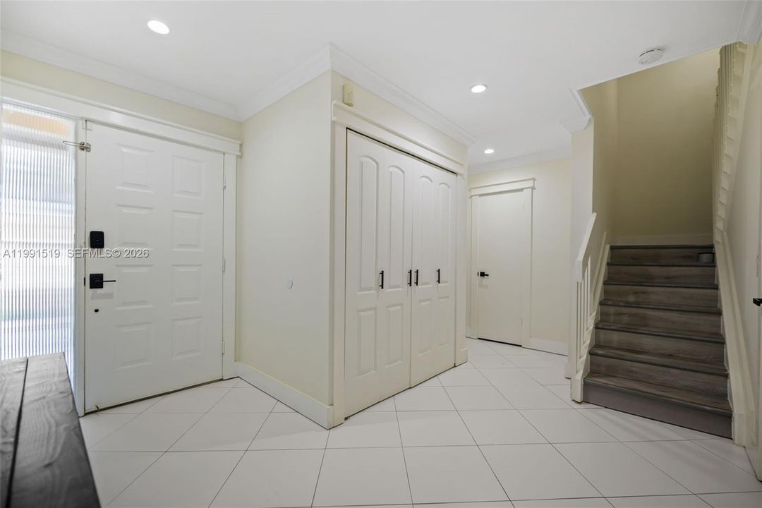 For Sale: $485,000 (3 beds, 2 baths, 1989 Square Feet)