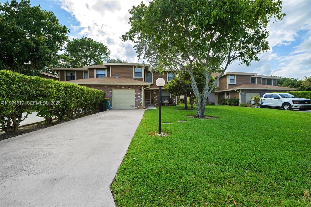 For Sale: $485,000 (3 beds, 2 baths, 1989 Square Feet)