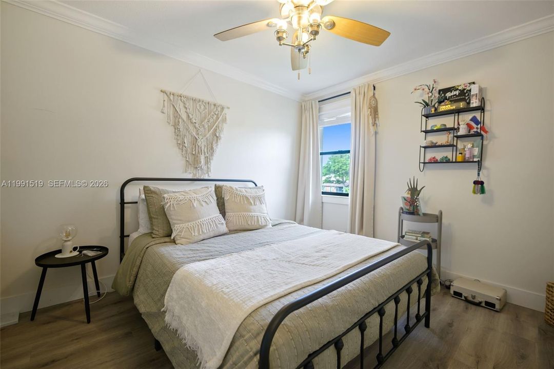 For Sale: $485,000 (3 beds, 2 baths, 1989 Square Feet)