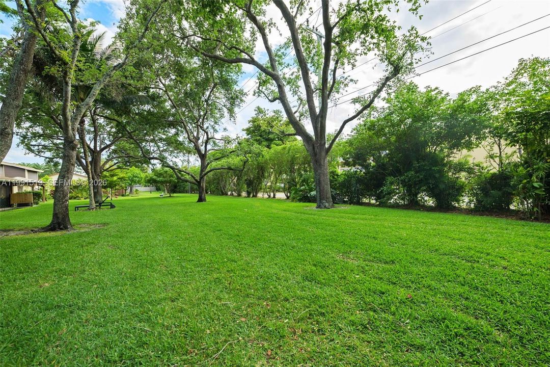 For Sale: $485,000 (3 beds, 2 baths, 1989 Square Feet)