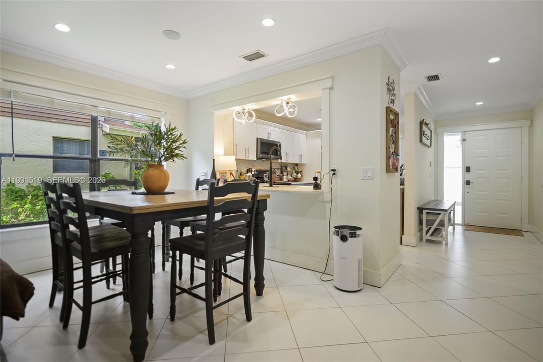 For Sale: $485,000 (3 beds, 2 baths, 1989 Square Feet)
