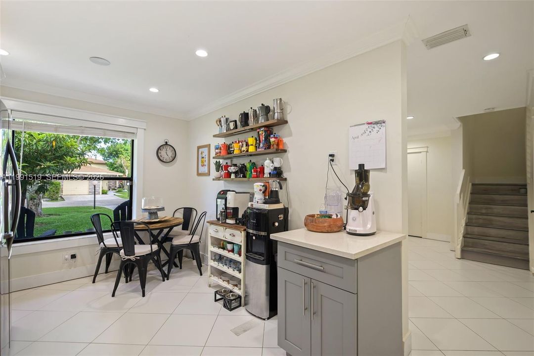 For Sale: $485,000 (3 beds, 2 baths, 1989 Square Feet)