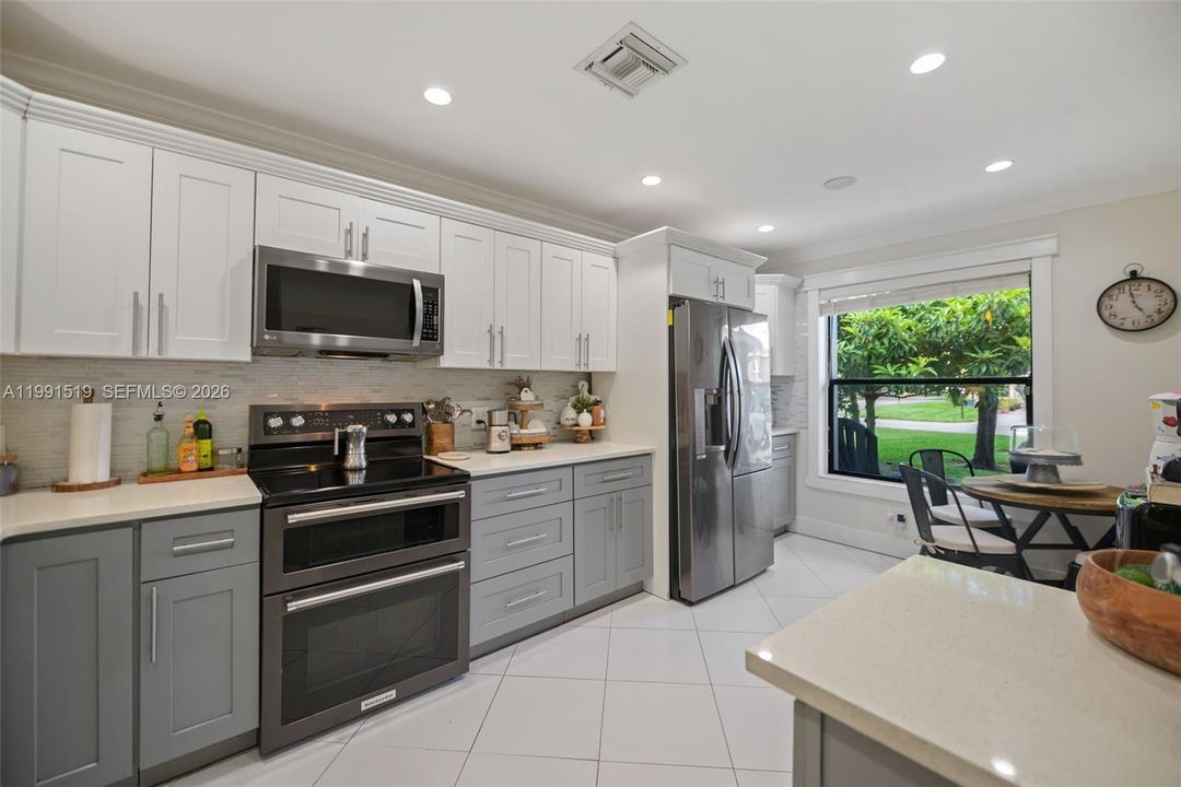 For Sale: $485,000 (3 beds, 2 baths, 1989 Square Feet)