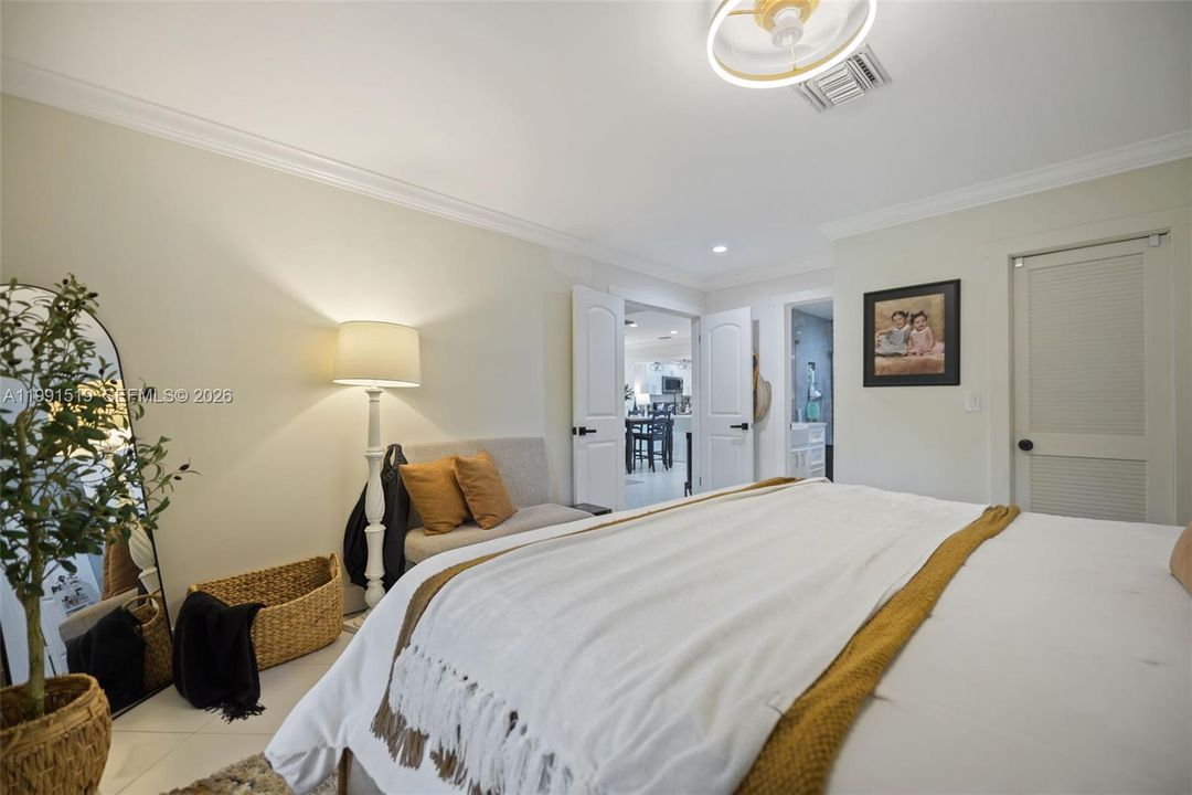 For Sale: $485,000 (3 beds, 2 baths, 1989 Square Feet)