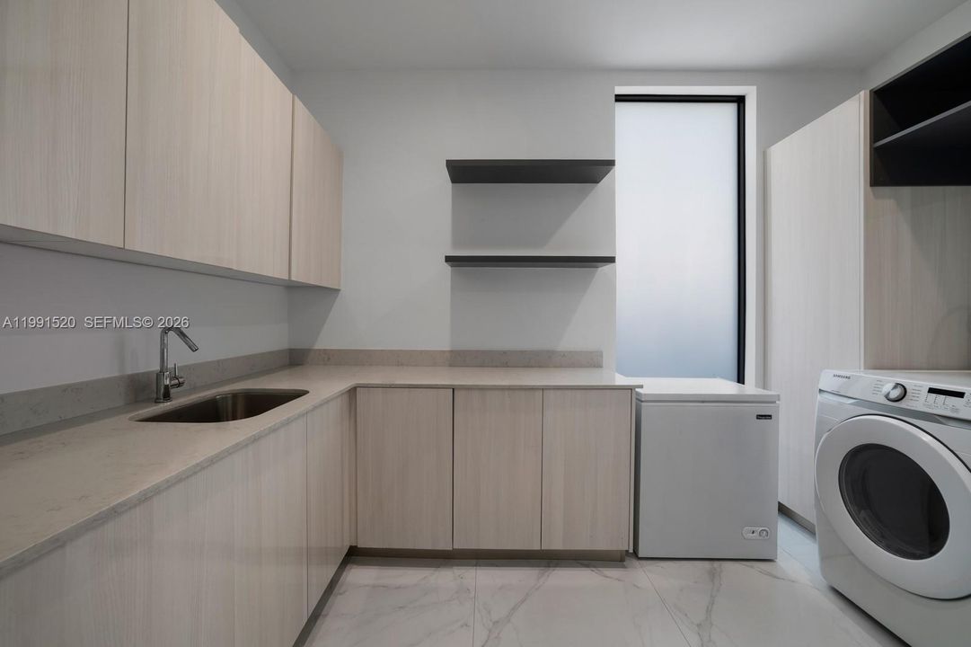 На продажу: $9,900,000 (6 спален, 6 ванн, 6902 Квадратных фут)