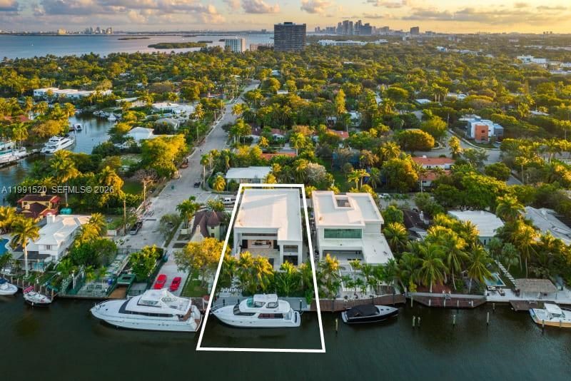 На продажу: $9,900,000 (6 спален, 6 ванн, 6902 Квадратных фут)
