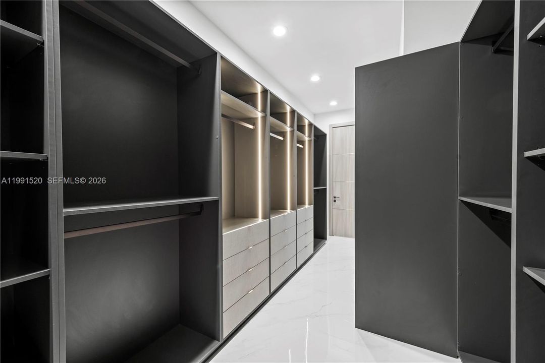 Upstairs Guestroom Closet