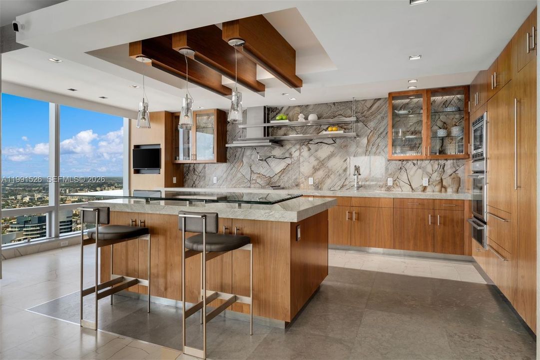 На продажу: $16,500,000 (4 спален, 4 ванн, 6671 Квадратных фут)