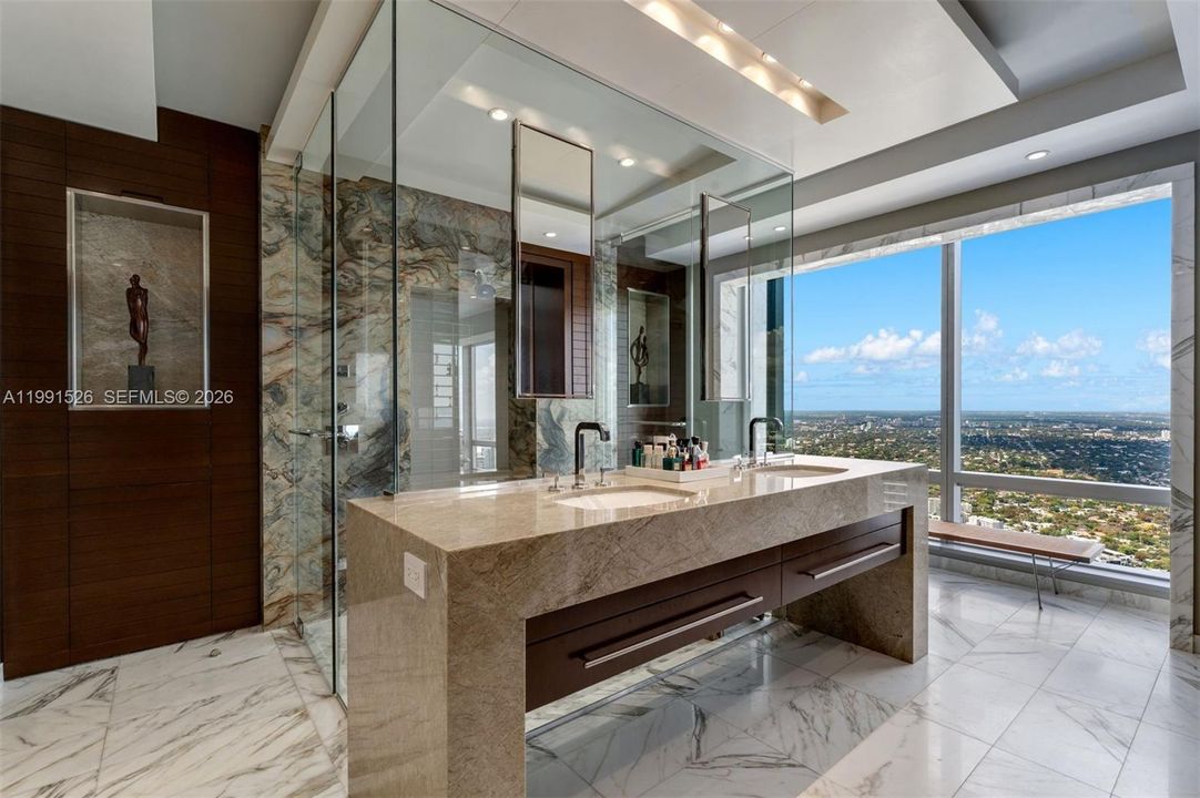 На продажу: $16,500,000 (4 спален, 4 ванн, 6671 Квадратных фут)