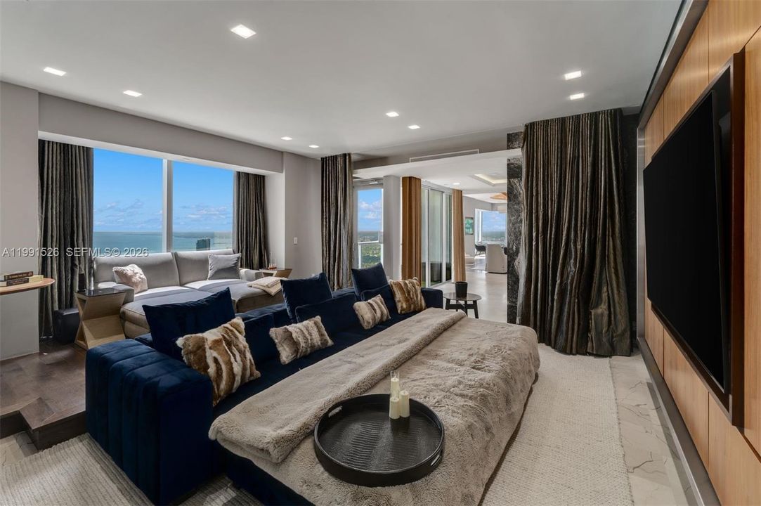 На продажу: $16,500,000 (4 спален, 4 ванн, 6671 Квадратных фут)