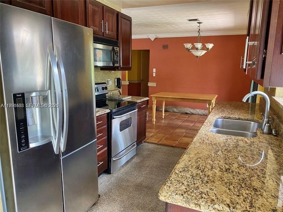 En Venta: $620,000 (3 camas, 2 baños, 1238 Pies cuadrados)