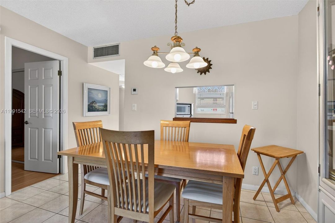 For Sale: $99,000 (1 beds, 1 baths, 700 Square Feet)