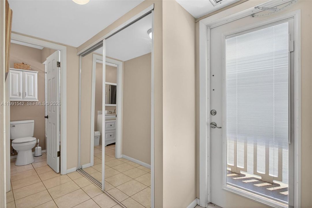 For Sale: $99,000 (1 beds, 1 baths, 700 Square Feet)