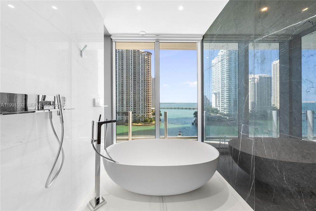 For Rent: $45,000 (4 beds, 4 baths, 3247 Square Feet)
