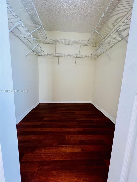 В аренду: $3,400 (3 спален, 2 ванн, 1634 Квадратных фут)