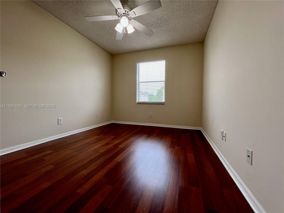 В аренду: $3,400 (3 спален, 2 ванн, 1634 Квадратных фут)