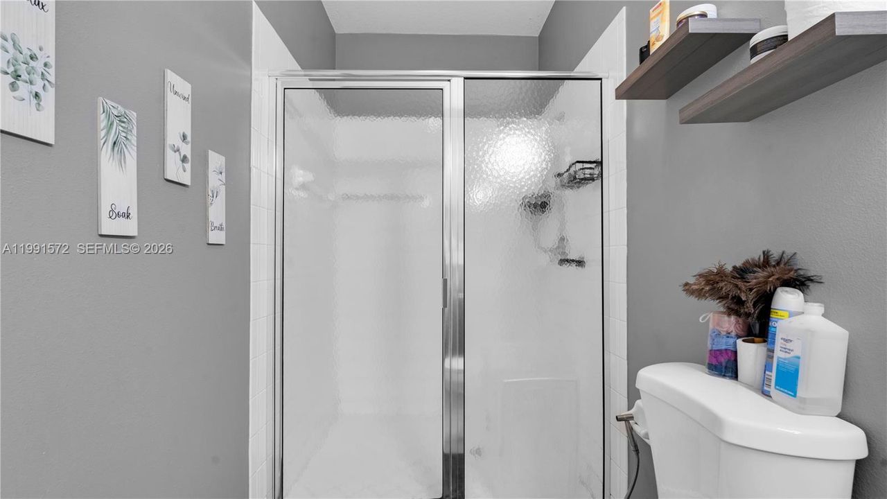На продажу: $389,000 (3 спален, 2 ванн, 1210 Квадратных фут)