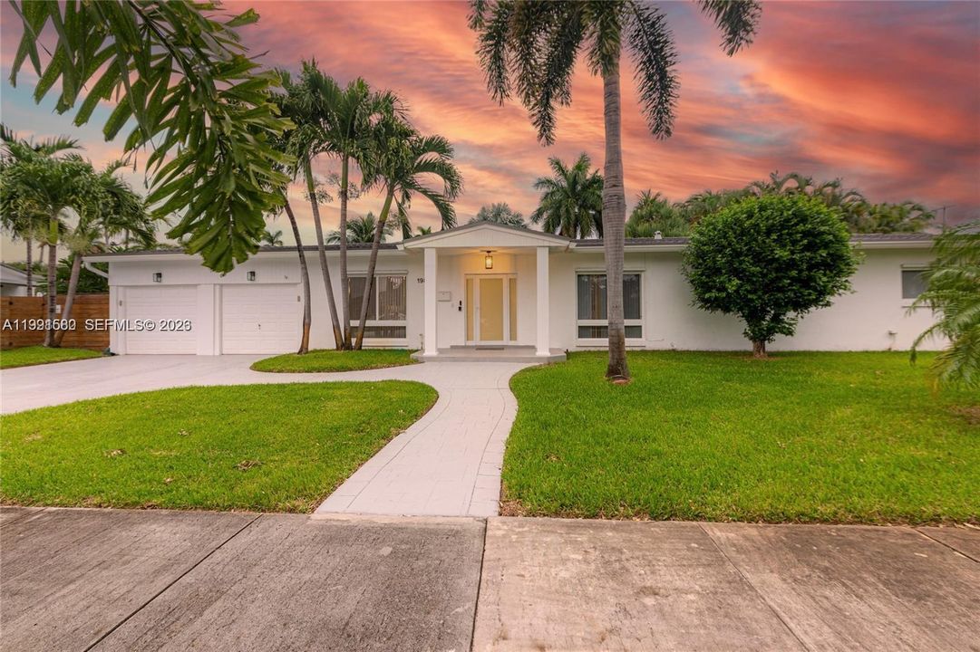 Recently Sold: $1,950,000 (4 beds, 3 baths, 2358 Square Feet)