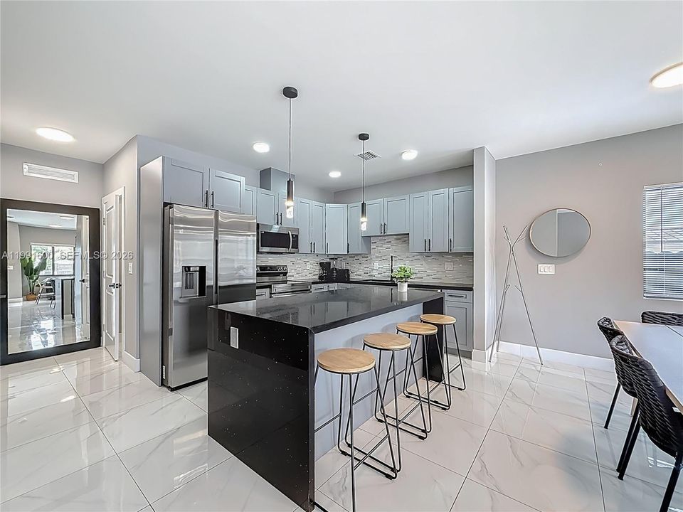 待售: $1,490,000 (0 贝兹, 0 浴室, 3456 平方英尺)