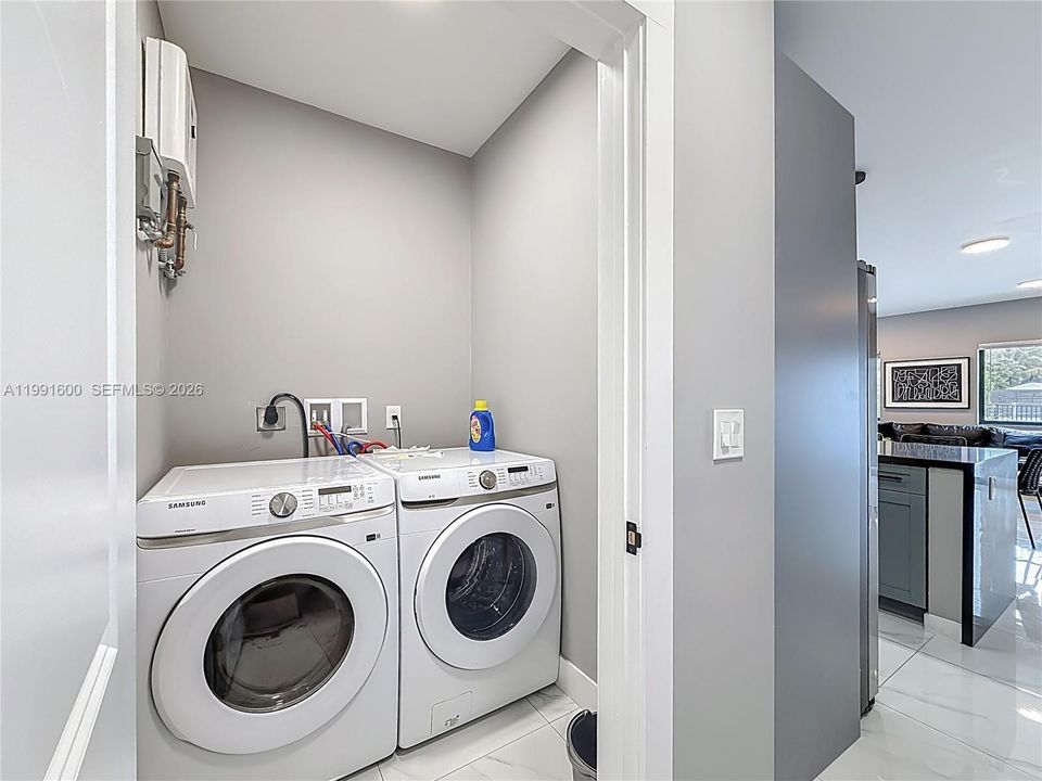 待售: $1,490,000 (0 贝兹, 0 浴室, 3456 平方英尺)