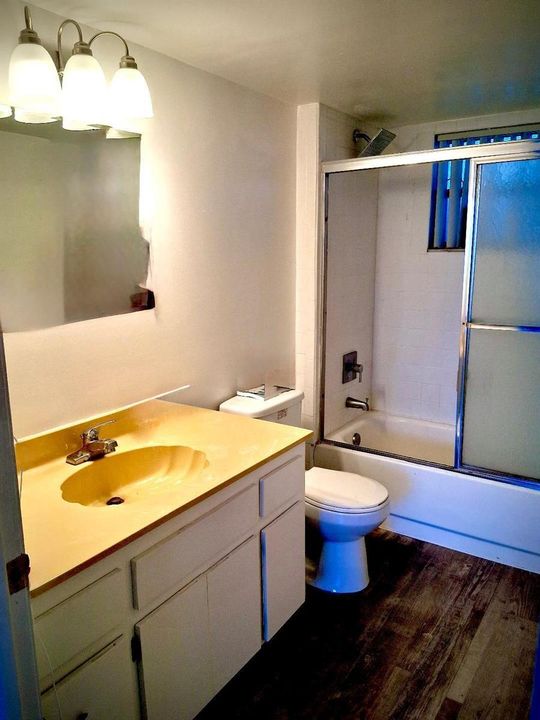 11 - BATHROOM