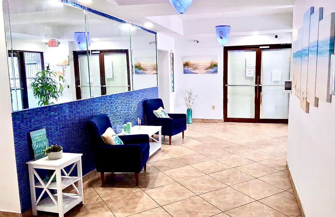 4 - LOBBY