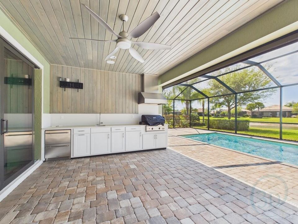 Upgraded Outdoor Kitchen
