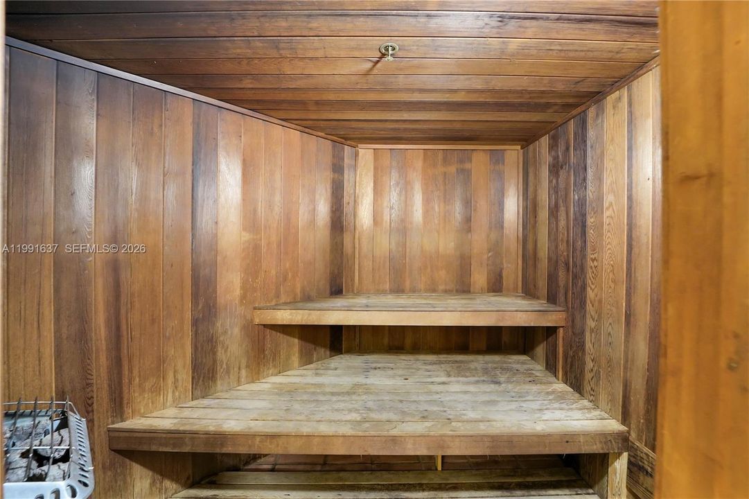 Activo con contrato: $6,250 (2 camas, 2 baños, 1180 Pies cuadrados)