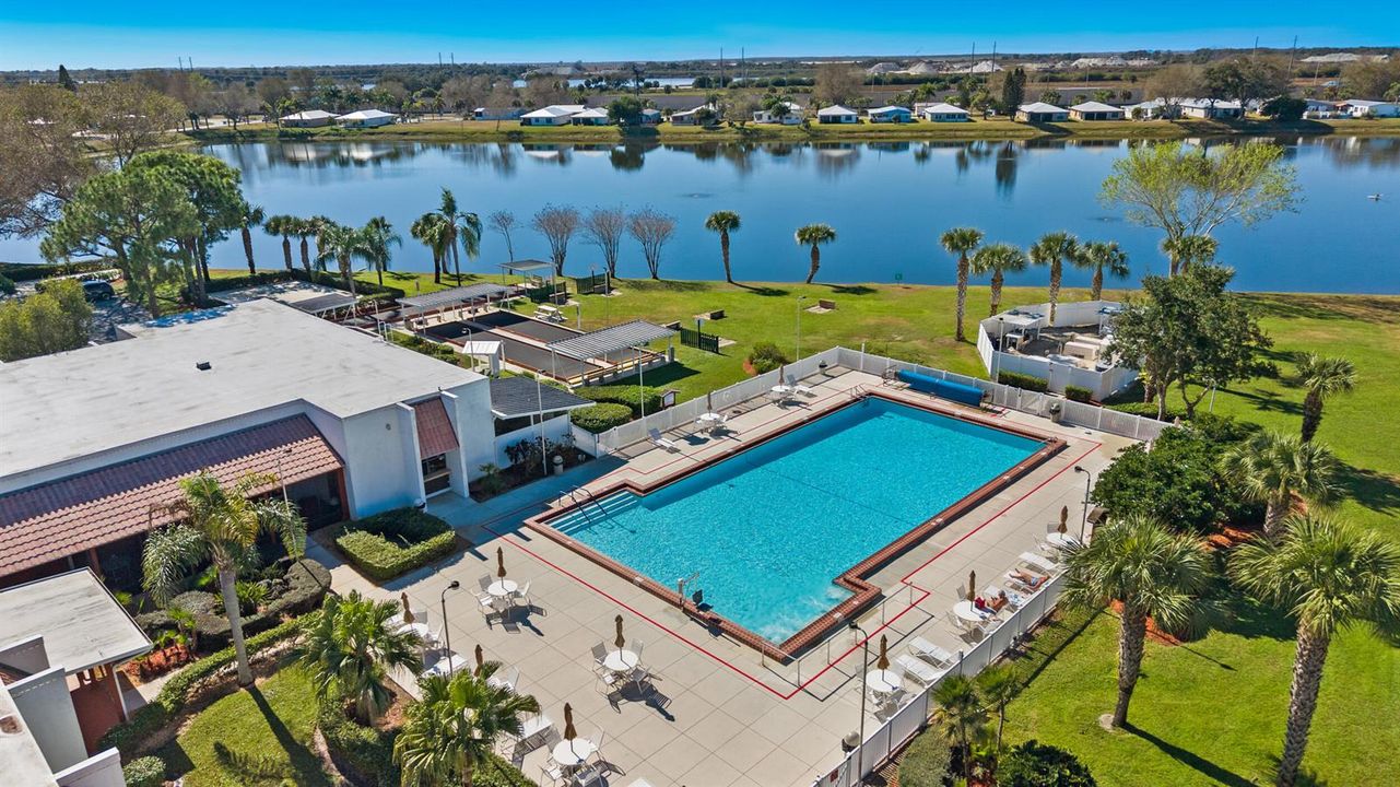 32_spanish lakes - pool 01