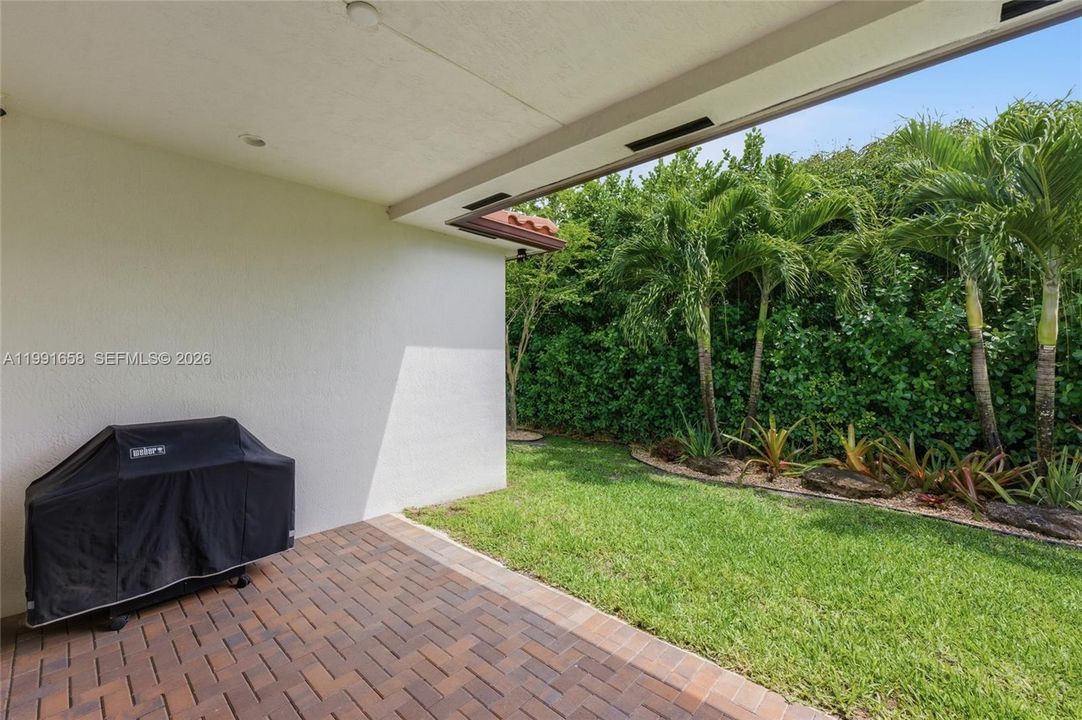 Activo con contrato: $1,160,000 (4 camas, 3 baños, 2888 Pies cuadrados)