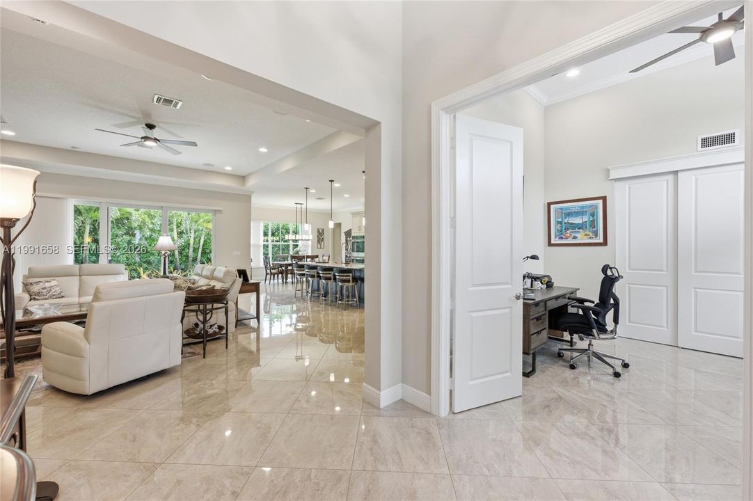 Activo con contrato: $1,160,000 (4 camas, 3 baños, 2888 Pies cuadrados)