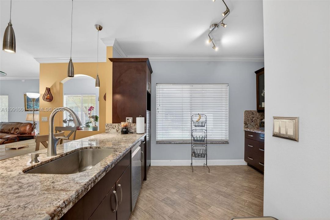 En Venta: $430,000 (3 camas, 2 baños, 1495 Pies cuadrados)