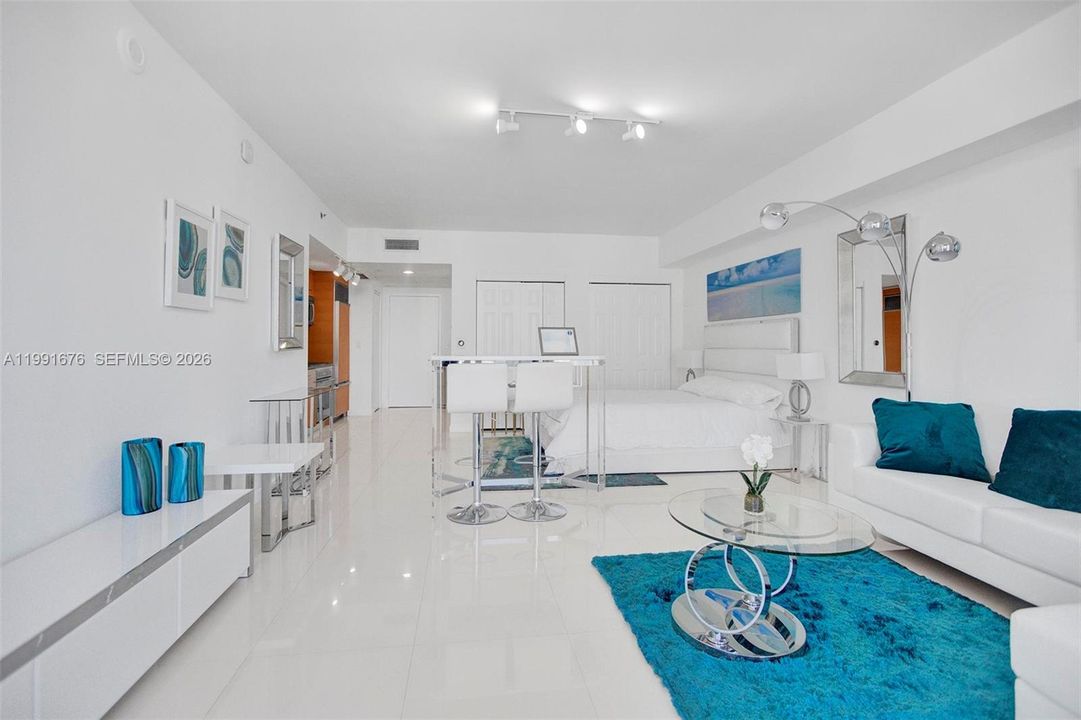 For Sale: $410,000 (0 beds, 1 baths, 546 Square Feet)
