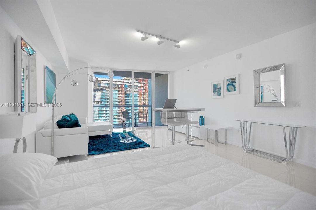 For Sale: $410,000 (0 beds, 1 baths, 546 Square Feet)