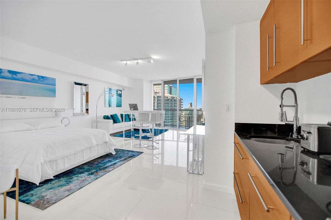 For Sale: $410,000 (0 beds, 1 baths, 546 Square Feet)