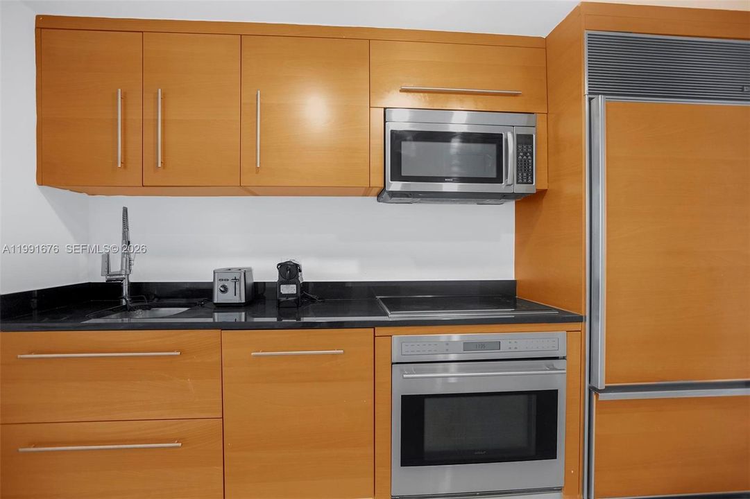 For Sale: $410,000 (0 beds, 1 baths, 546 Square Feet)