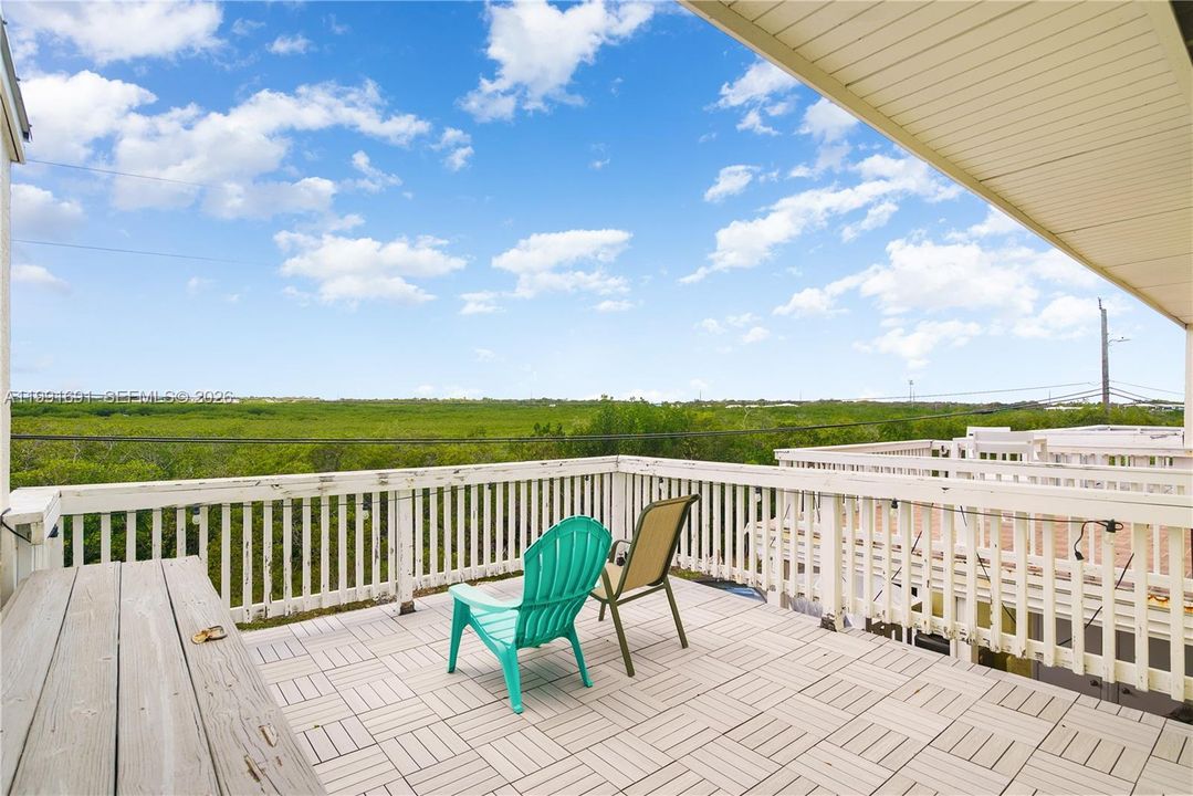 For Sale: $814,900 (2 beds, 2 baths, 918 Square Feet)