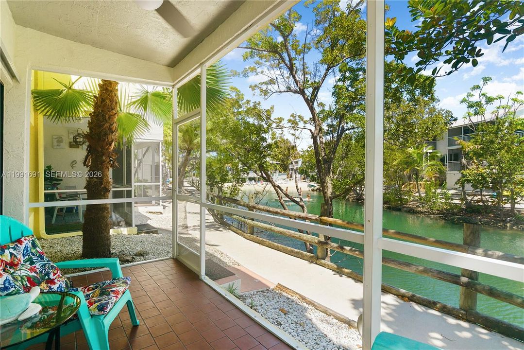 For Sale: $814,900 (2 beds, 2 baths, 918 Square Feet)