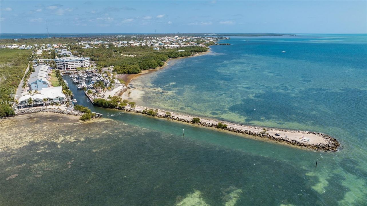For Sale: $814,900 (2 beds, 2 baths, 918 Square Feet)