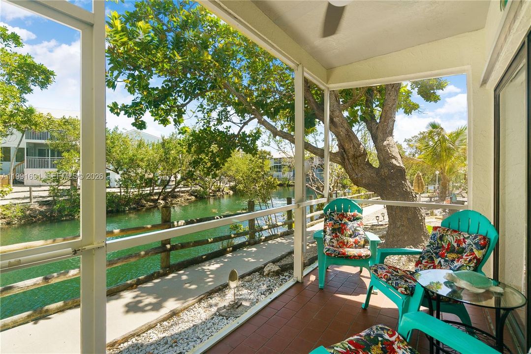 For Sale: $814,900 (2 beds, 2 baths, 918 Square Feet)