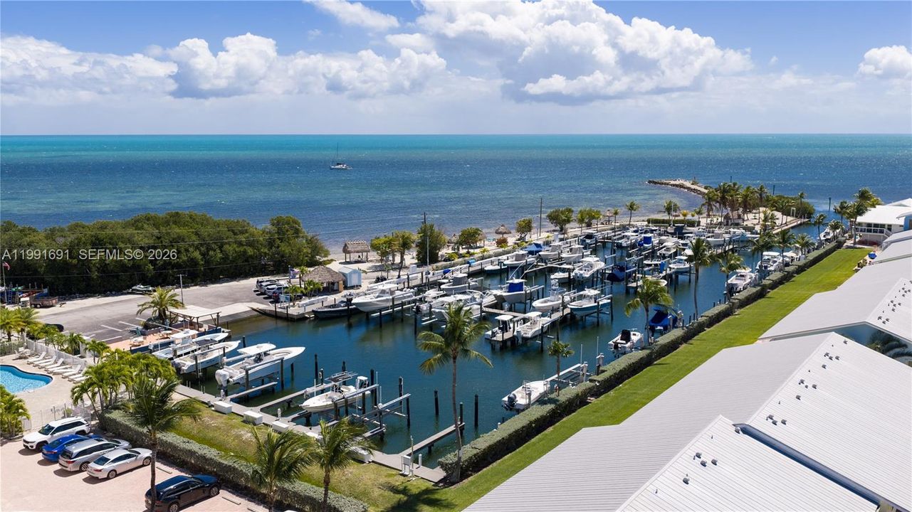 For Sale: $814,900 (2 beds, 2 baths, 918 Square Feet)