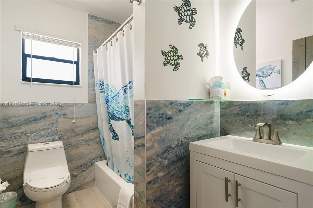 For Sale: $814,900 (2 beds, 2 baths, 918 Square Feet)